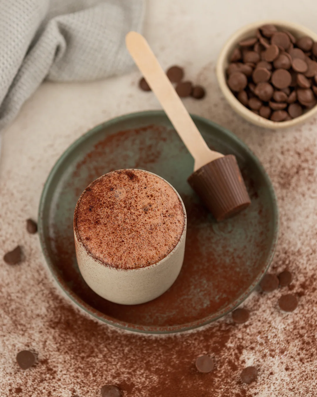 Hot Chocolate Drops Cylinder Milk 150g - Image 3